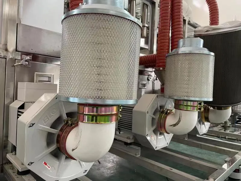 塑膠件清洗高效吹干，一臺高速鼓風機頂3臺普通風機。